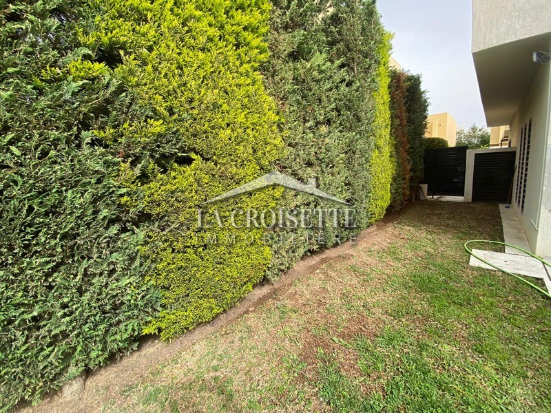 Villa S+3 avec piscine et studio indépendant à La Soukra